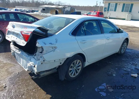 2016 Toyota Camry Le z USA, uszkodzony, nr VIN 4T1BF1FK8GU145629